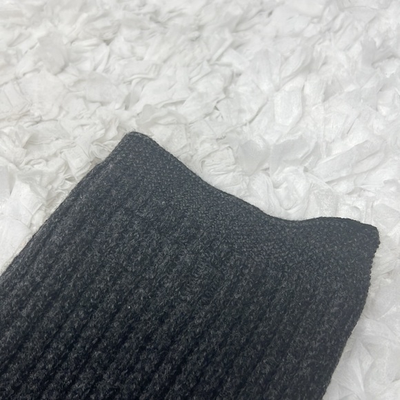 john varvatos merino wool knit scarf Men’s Size 74”L X 7” Wide charcoal Grey - Picture 5 of 7